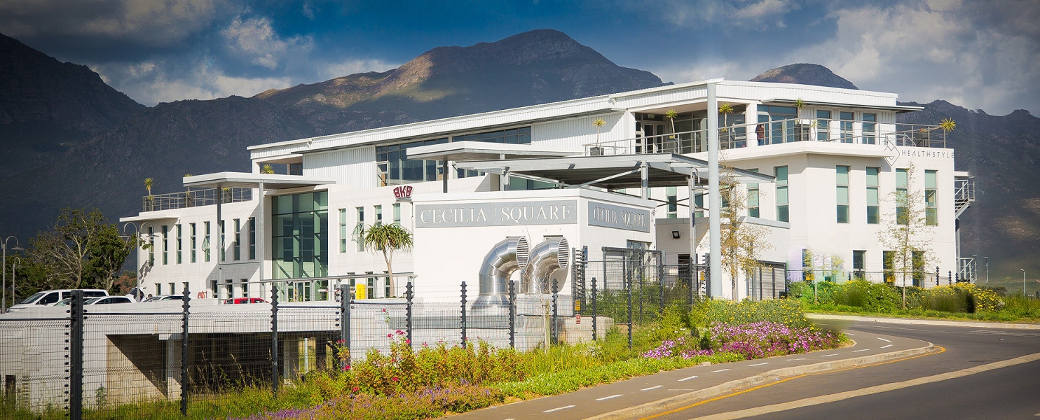 Paxton sichert mit dem flexiblen Zutrittskontrollsystem Net2 unter anderem den Cecilia Square, ein Bürogebäude mit mehreren Mietern in Paarl, Kapstadt, Südafrika.